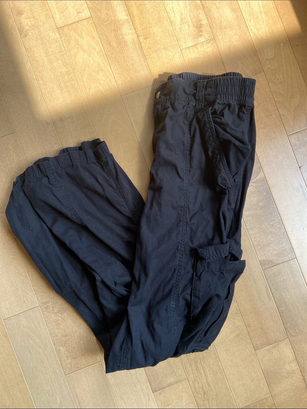 Divided Wide-Leg Elastic-Waist Pants in Black